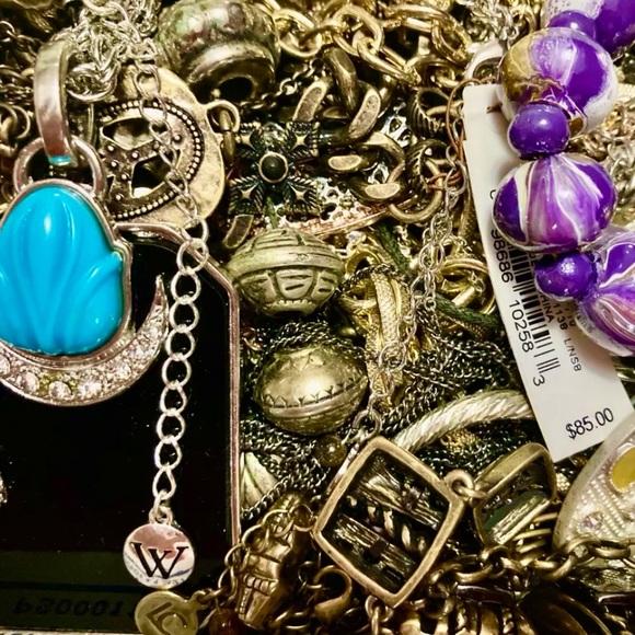 1 LB pound Estate Sale jewelry lot~ Gold Silver rhinestones pearls - Picture 4 of 7